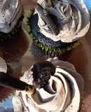 "Dachoreo" [dark chocolate and oreo] cupcakes