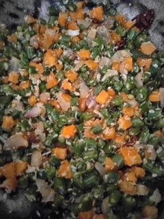 கேரட்,பீன்ஸ் பொரியல் (carrot,beans poriyal recipe in tamil) செய்முறை முக்கிய புகைப்படம்