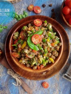A picture of Italian Chana Salad.