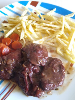 Una foto de Carrilleras de cerdo al vino tinto