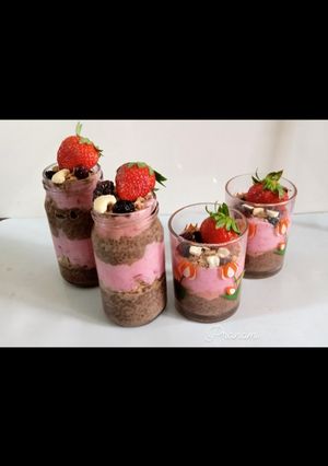 A picture of Chocolate chia seed parfait with strawberry yogurt.