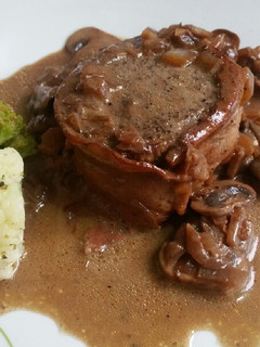 Una foto de Filete mignon en salsa de champiñones