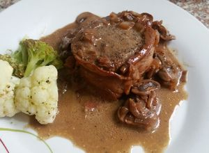 Una foto de Filete mignon en salsa de champiñones