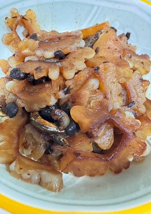 豆鼓魚乾炒苦瓜 的食譜成品照片