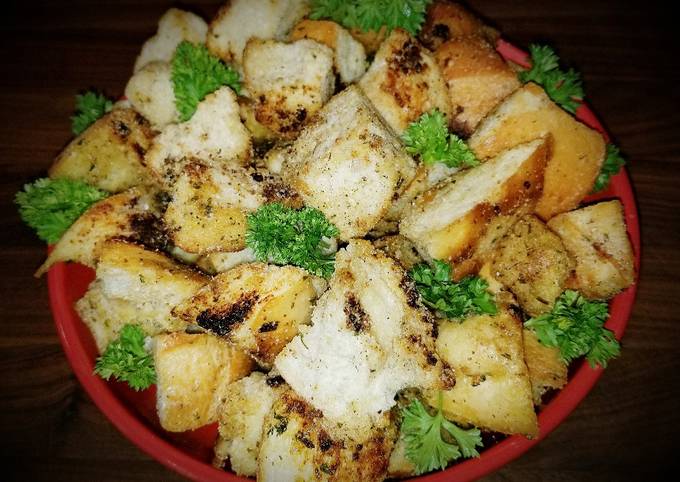 Mike's Oversized Garlic Croutons