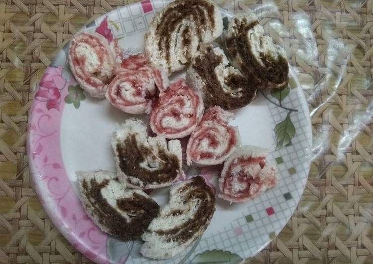 Recipe of Delicious Jam and chocolate bread swiss roll
