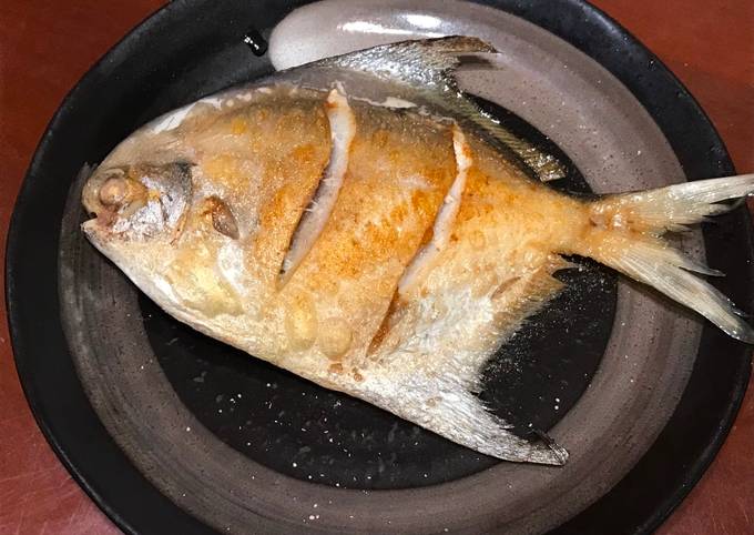 香煎白鯧魚食譜與作法by Gimi Chen Cookpad