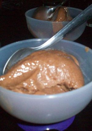 Una foto de Receta Inventada!!! Helado de Cambur con Chocolate sin Nata ni Huevo Súper Fácil.