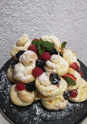 Una foto de Croquembouche