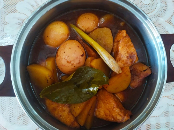 Langkah Mudah untuk Menyiapkan Resep Semur Telor Kentang &amp;amp; Tahu ala Nasduk Bu Slamet yang  Bikin Ketagihan Anti Ribet, Mantap Sekali