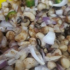 A picture of White Lobia(bean s).