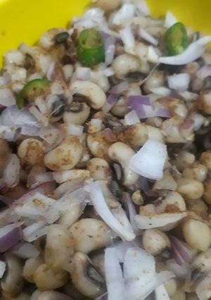 A picture of White Lobia(bean s).