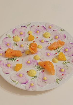 Une photo de Carpaccio de radis /saumon fumé