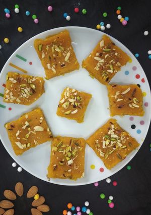 A picture of Mango coconut burfi.