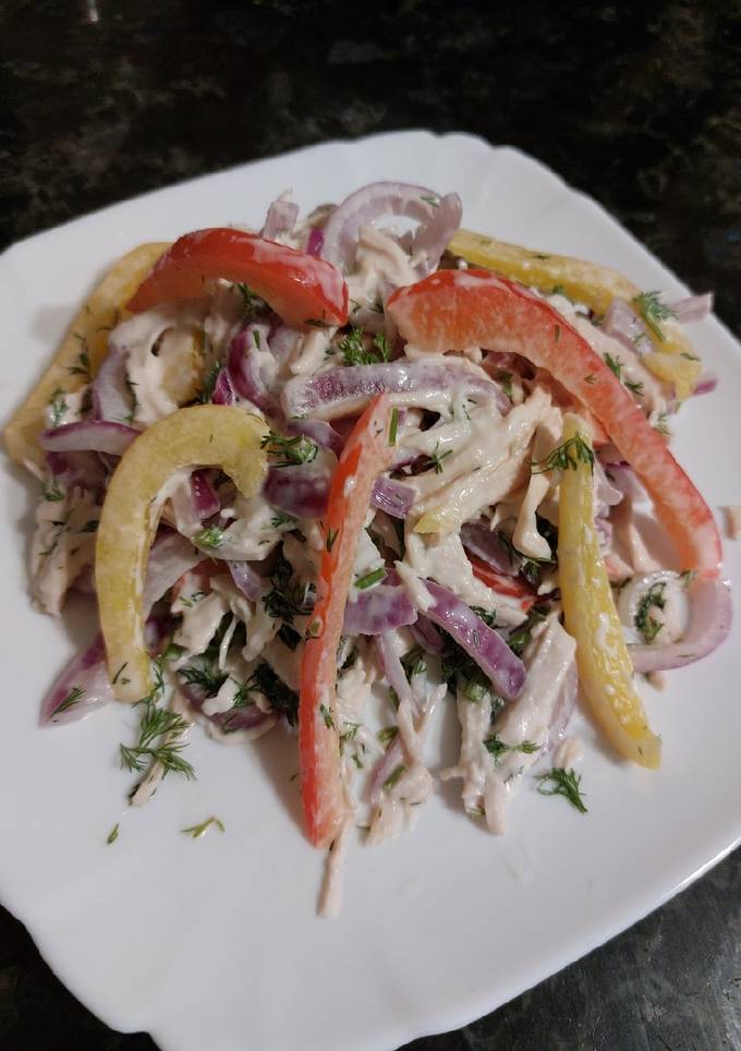 Смачнючий салат з філе курки та солодкого перцю