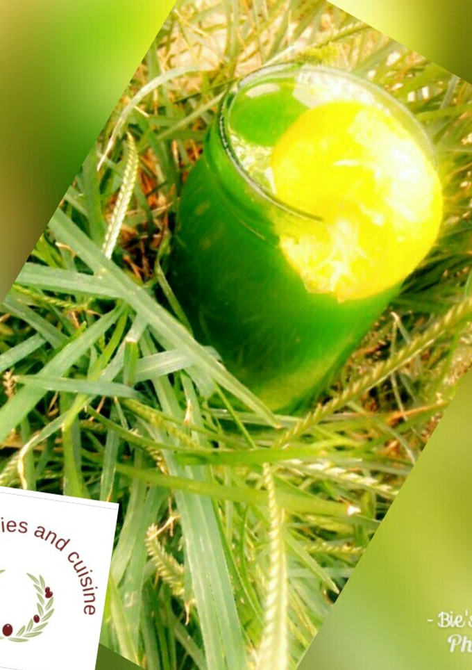 A picture of Lemon and lime juice.