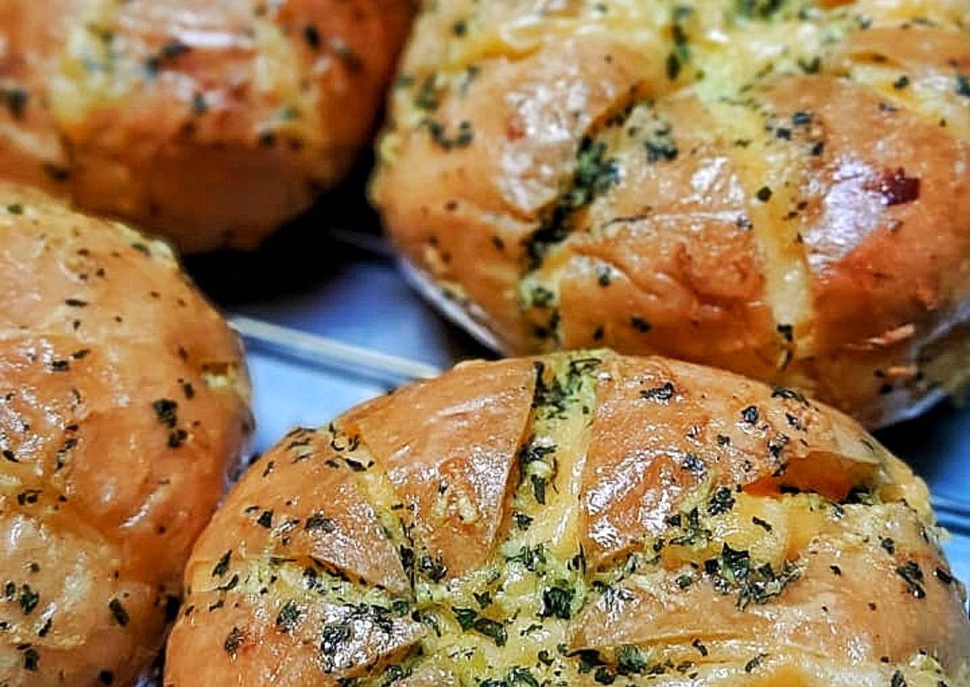 Korean Garlic Cheese Bread