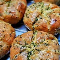 Korean Garlic Cheese Bread রেসিপির প্রধান ছবি
