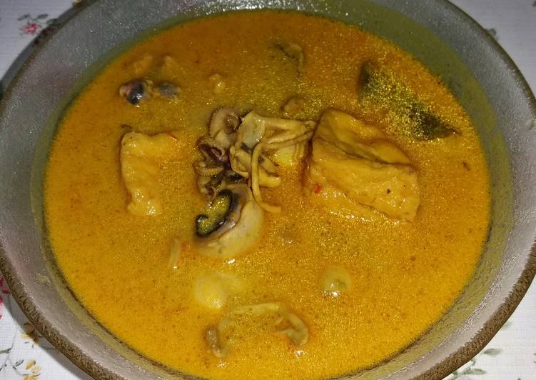 Gulai sotong pedas