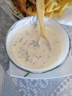 Una foto de 234. Salsa de yogur con ajo y perejil