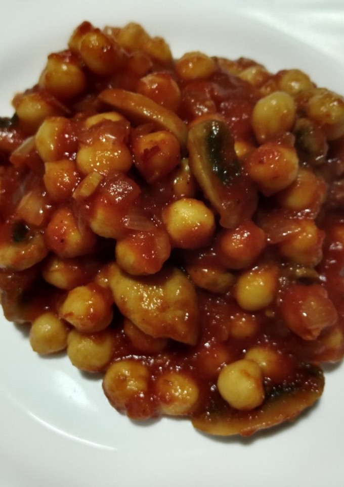 Una foto de Garbanzos con champiñones