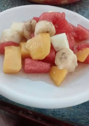 A picture of Fresh fruit salad.