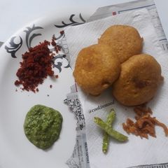 A picture of Batata Vada.