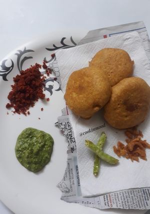 A picture of Batata Vada.
