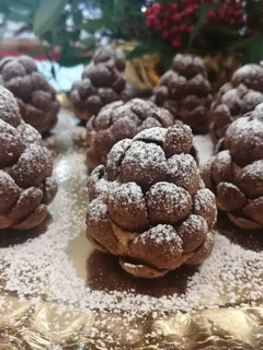 Foto di Pigne dolci con pandoro