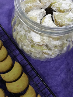 Foto resep Kue Putri Salju Pandan Keju