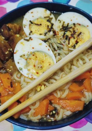 Una foto de Miso Ramen con Tofu y Huevo