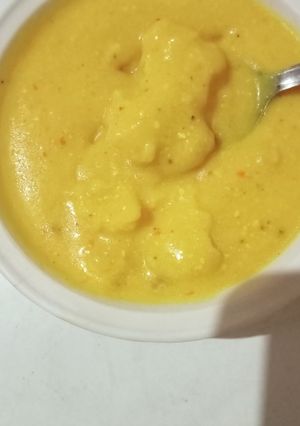 A picture of Kadhi with pakodi.