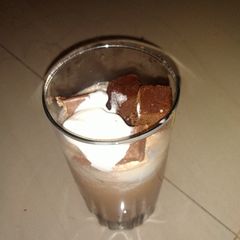 A picture of Choco milkshake sundae.