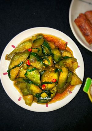 Hình của món Cà Tím Xào Lá Lốt Chay.