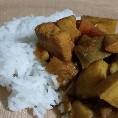 Coconut curry chicken A picture of Coconut curry chicken.