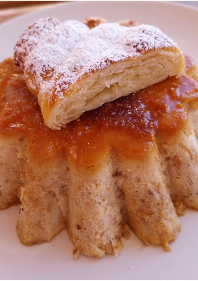 Una foto de Puding de croissants
