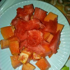 A picture of Pawpaw and watermelon.
