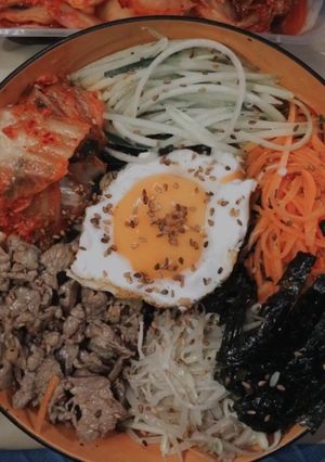 Hình của món Cơm trộn Hàn Quốc.