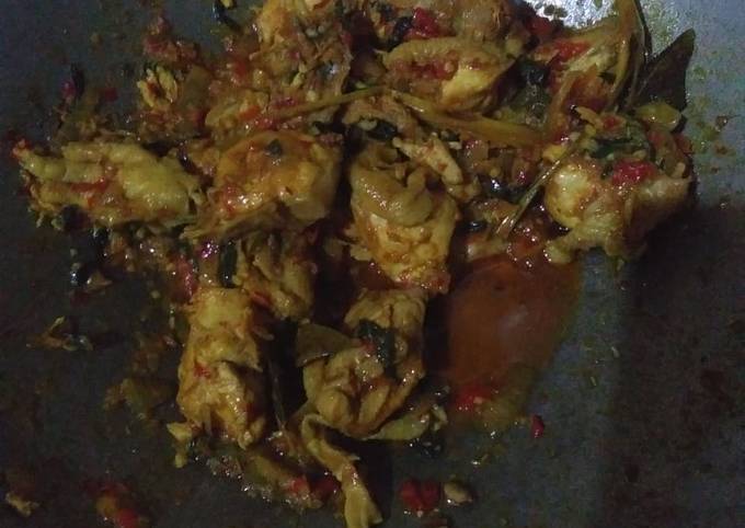 Ayam rica-rica kemangi