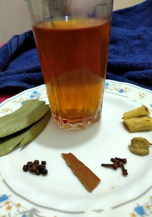 ইমিউনিটি বুস্টার টি(immunity booster tea recipe in Bengali) রেসিপির প্রধান ছবি
