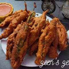 A picture of Mirch Pakoras.