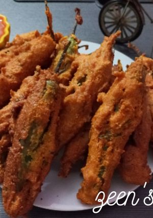 A picture of Mirch Pakoras.