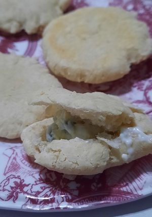 Una foto de Queso azul con mini pan pita para momentos especiales