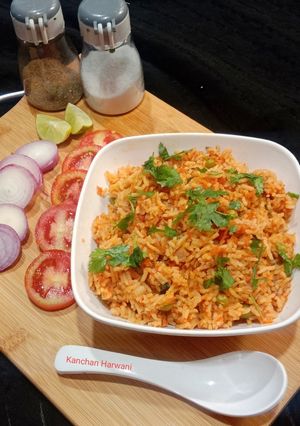गाजर मटर की तीखी पुलाव (Gajar matar ki tikhi pulao recipe in Hindi) रेसिपी मुख्य फोटो