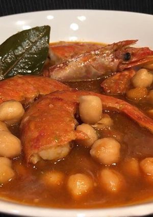 Una foto de Garbanzos con gambones