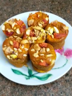 મેંગો કપ કેક (Mango cup cake recipe in Gujarati) રેસીપી મુખ્ય ફોટો