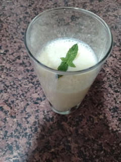 Una foto de Batido de mango y yogur
