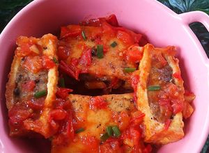 Hình của món Đậu hũ dồn thịt sốt cà.