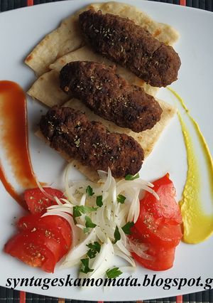 Φωτογραφία της συνταγής Σουτζουκάκια ψητά με χειροποίητες πίτες