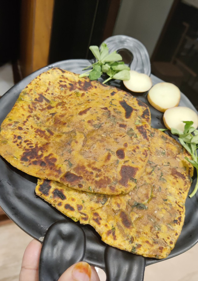आलू मेथी पराठा रेसिपी मुख्य फोटो